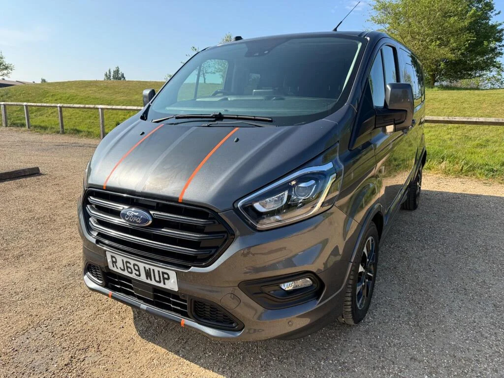 2019 Ford Transit Custom Sport Crew Van photo 3