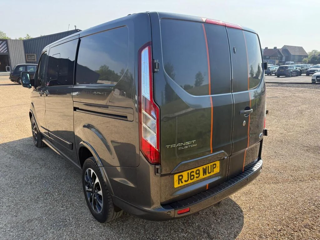 2019 Ford Transit Custom Sport Crew Van photo 5