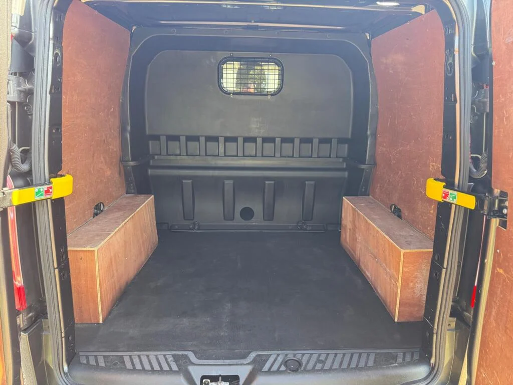 2019 Ford Transit Custom Sport Crew Van photo 12