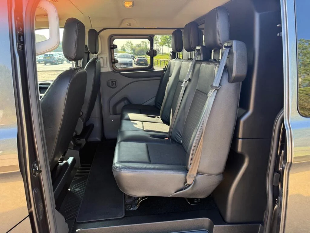2019 Ford Transit Custom Sport Crew Van photo 14